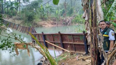 Sempat Viral!!Akhirnya BPBD Larang Masyarakat Sebrangi Jembatan Gantung Rusak