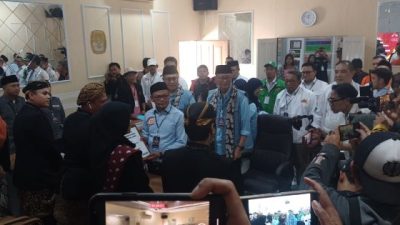 Pesan Bermakna Tan Malaka, Warnai Baju Fahmi – Dida saat Pendaftaran Calon ke KPU