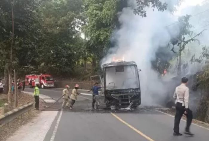 Kebakaran Bus MGI di Sukabumi Semua Awak Bus Selamat