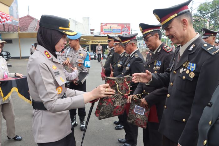 Ini Pesan Kapolres Sukabumi Kota, Saat Sertijab Kapolsek Warudoyong dan Wisuda Purna Bhakti