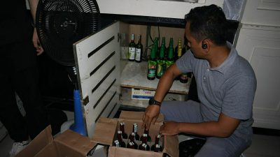 Polisi Gerebek Karaoke Keluarga Berkedok THM yang Menjual Miras dan Pekerjakan Anak di Bawah Umur