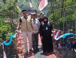 Komunitas Masyarakat SEHATI Bangun Jembatan Penghubung Dua Desa di Kecamatan Simpenan, Pemerintah Hanya Sumbang Doa