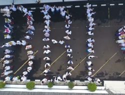 Unjuk Prestasi, Pemkot Sukabumi Pecahkan Rekor MURI Kategori Pemakaian Sarung Tenun Terbanyak