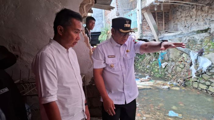 Pj Gubernur Jabar Tinjau Lokasi dan Korban Bencana di Kota Sukabumi