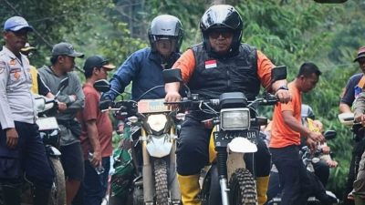 Bupati Bareng Forkopimda Naik Motor Trail Tinjau Lokasi Bencana di Kecamatan Tegalbuleud
