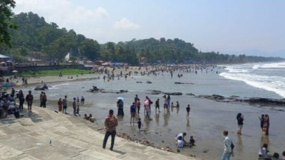 Pantai Sukabumi Favorit Wisatawan Saat Libur Panjang