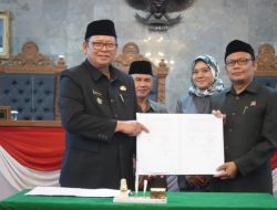 Sidang Paripurna DPRD Kota Sukabumi Menyetujui Pembahasan Dua Raperda oleh Pemerintah dan DPRD