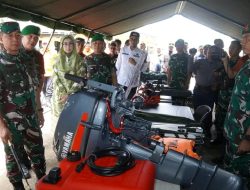 Panglima TNI Blusukan Salurkan Bantuan Logistik Kebencanaan untuk Kodim Sukabumi