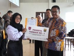 Ratusan Mahasiswa Sukabumi Terima Beasiswa Bupati 2025, Komitmen Pemerintah Memajukan Pendidikan