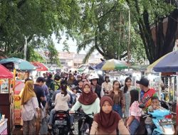 Pemburu Takjil Membludak, Suasana Ramadan Alun-Alun Palabuhanratu Makin Semarak