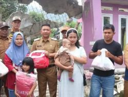 Wakil Bupati Sukabumi Berikan Bantuan pada Keluarga Korban Bencana Palabuhanratu