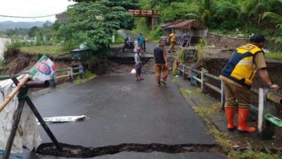Jalan Bagbagan Mekarasih, Terdampak Bencana Parah, Dinas PU Sukabumi Siapkan Perbaikan
