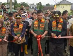 Bupati Sukabumi Dampingi Panglima Kogabwilhan I Resmikan Jalan Letjen Kunto Arief Wibowo di Desa Sasagaran