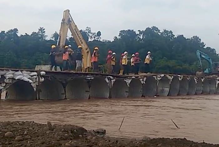 Viral Joget di Jembatan Darurat Sukabumi: DPRD Soroti Etika Pekerja PU