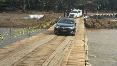 Jembatan Darurat Bojongkopo Diganti Beton, Seluruh Akses Kendaraan Dialihkan
