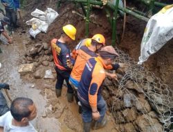 BPBD Kota Sukabumi Perkuat Tebing dan Salurkan Bantuan Bronjong Usai Longsor