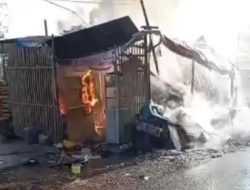 Kebakaran Kios Makanan, Jalan Raya Cibolang Macet 10 Menit