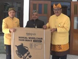 Bupati Sukabumi Berikan Batuan Kursi Roda untuk Disabilitas, Kecamatan Palabuhanratu