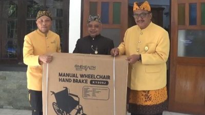 Bupati Sukabumi Berikan Batuan Kursi Roda untuk Disabilitas, Kecamatan Palabuhanratu