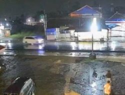 ‎Pedagang Cilok Tewas di Tempat Usai Diseruduk Sepeda Motor Saat Menyeberang Jalan