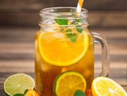 Es Teh Hijau: Minuman Sehat yang Menyegarkan Setelah Makan Nasi Goreng