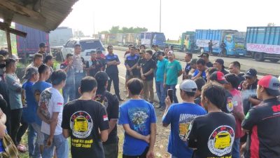 Polisi Kawal Gelombang Aksi Sopir Truk Tolak RUU ODOL