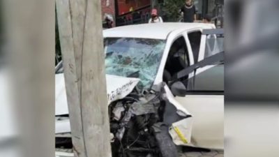 Minibus Alami Laka Tunggal di Jalan Lingkar Selatan Terekam CCTV