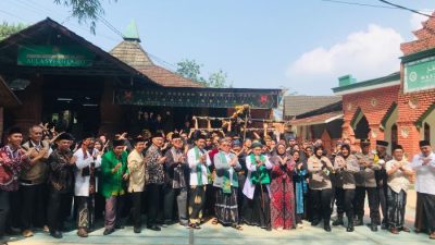 Ustadz Gadis Depan 6, Gerakan Pengabdian Lintas Iman dari Pelosok Negeri ‎