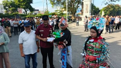 Sampah Plastik Tak Terkontrol, Bobby: 2050, di Sungai Mancing Plastik Bukan Ikan