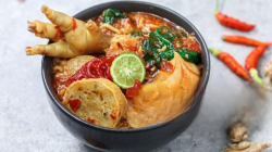 Nikmatnya Resep Seblak Ceker Topping Bakso: Pedasnya Bikin Nagih