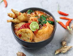 Nikmatnya Resep Seblak Ceker Topping Bakso: Pedasnya Bikin Nagih
