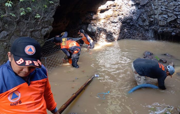 Cegah Longsor, BPBD Kota Sukabumi Pasang Bronjong di Karangtengah