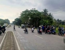 Nekat Lawan Arah, Pemotor Terkapar Bersimbah Darah di Cisaat Sukabumi
