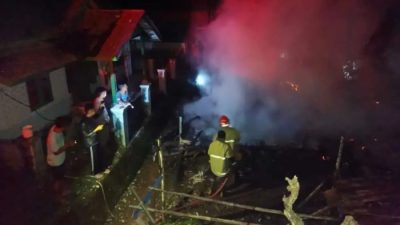 Dini Hari Mencekam Dua Rumah di Sagaranten Ludes Terbakar, 8 Warga Kehilangan Tempat Tinggal