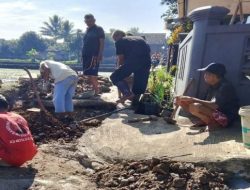 Warga Lembursitu Patungan Perbaiki Jalan Rusak