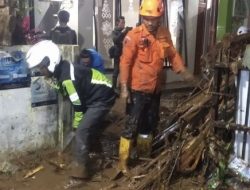 Puluhan Rumah Terendam Banjir di Karangtengah Sukabumi, Tiga Anak Diselamatkan