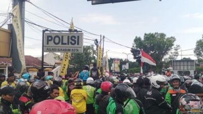 Ribuan Driver Ojol Kepung Mapolres Sukabumi Kota, Ini Tuntutannya