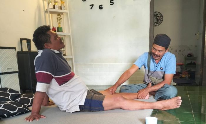 Dihantam Ombak Besar, Dua Perahu Nelayan Terbalik di Tegalbuleud, Satu Orang Hilang