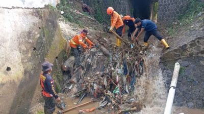BPBD Kota Sukabumi Tanggulangi Ambruknya TPT di Sungai Ciseureuh untuk Cegah Banjir