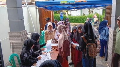 Disdukcapil Sukabumi Layani Warga Genting Puri di Hari Libur Lewat Program Jemput Bola