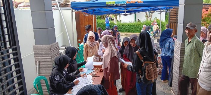 Disdukcapil Sukabumi Layani Warga Genting Puri di Hari Libur Lewat Program Jemput Bola