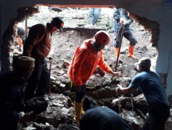 TPT Citamiang Longsor, Dua Rumah Warga Rusak Tertimpa Material