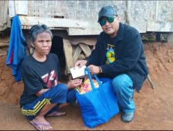 LSM Dampal Jurig Bantu Janda Disabilitas di Gegerbitung, Sekaligus Luruskan Isu Viral