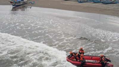 Wisatawan Asal Jakarta Hilang Terseret Ombak di Pantai Kebon Kalapa
