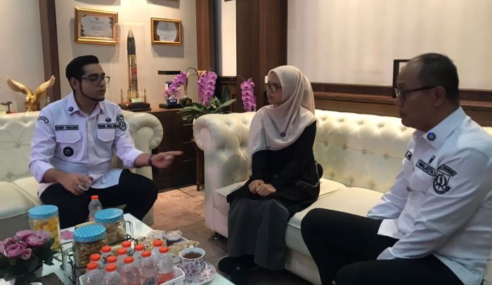 Mahasiswi Sukabumi Dapat Apresiasi Wali Kota Usai Lindungi Pedagang Saat Demo Ricuh