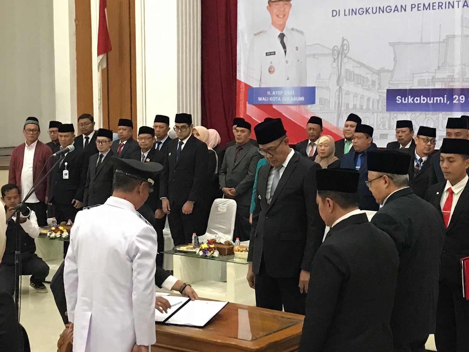Pemkot Sukabumi Lantik 130 Pejabat Struktural, Wali Kota Ayep Zaki Tekankan Profesionalisme dan Integritas