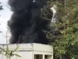 Asap Tebal Selimuti Sagaranten, Rumah Dua Lantai Ludes Terbakar