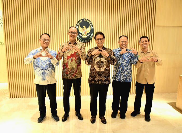 Kemenkes Kucurkan Bantuan Alat Medis untuk RSUD dan Puskesmas Sukabumi