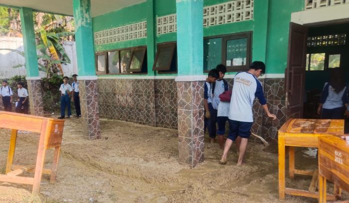 Hujan Lebat Guyur Sukabumi, SMPN 2 Warungkiara Kebanjiran