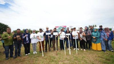 Ayep Zaki dan Rachmat Gobel Gaungkan Gerakan “Menanam Kebaikan” di Boalemo